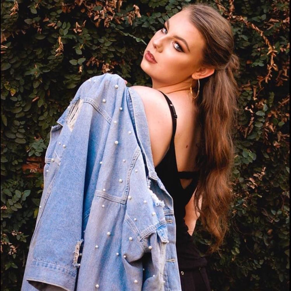 Meet your Posher, Joanie